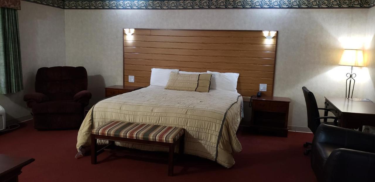 Swiss Village Motel 2*